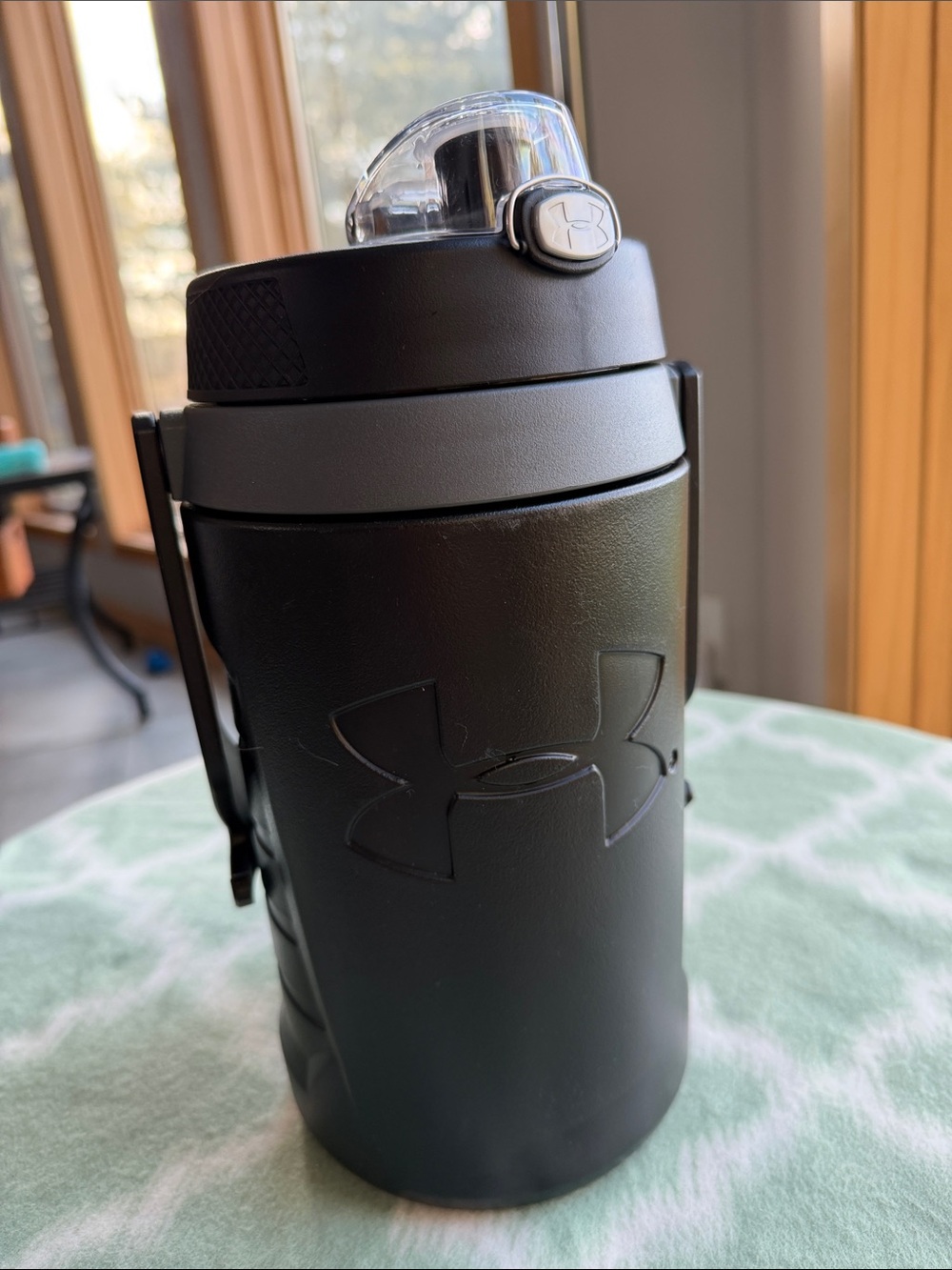 Under Armour 64 oz Matte Black Insulated Sports Bottle with Flip Spout